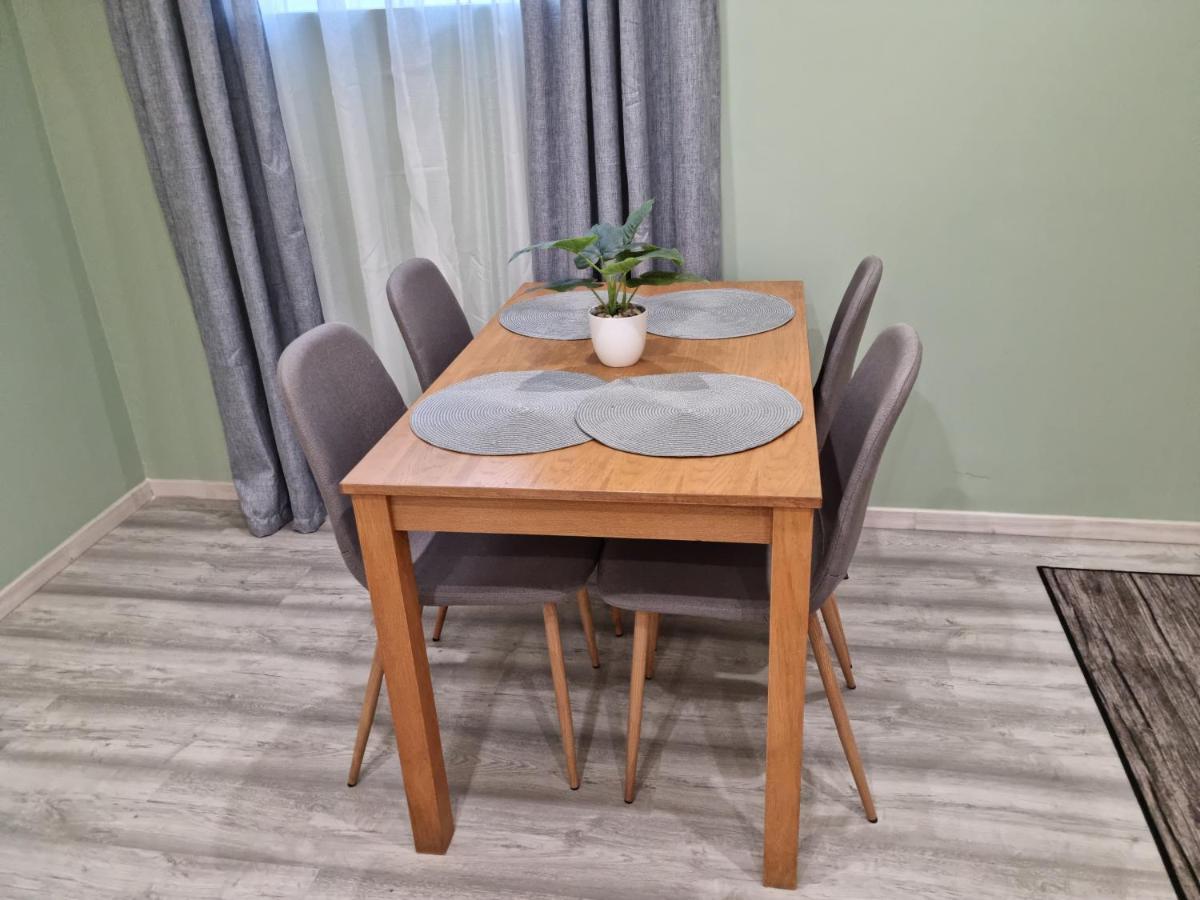 Belvarosi Pihenohaz Bekescsaba Exterior foto